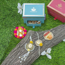 Load image into Gallery viewer, Pretty Petite Box with 5 gms Pearl Bhaiya Bhabhi Rakhi & Chocolates