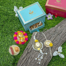 Load image into Gallery viewer, Pretty Petite Box with 5 gms Pearl Bhaiya Bhabhi Rakhi & Chocolates