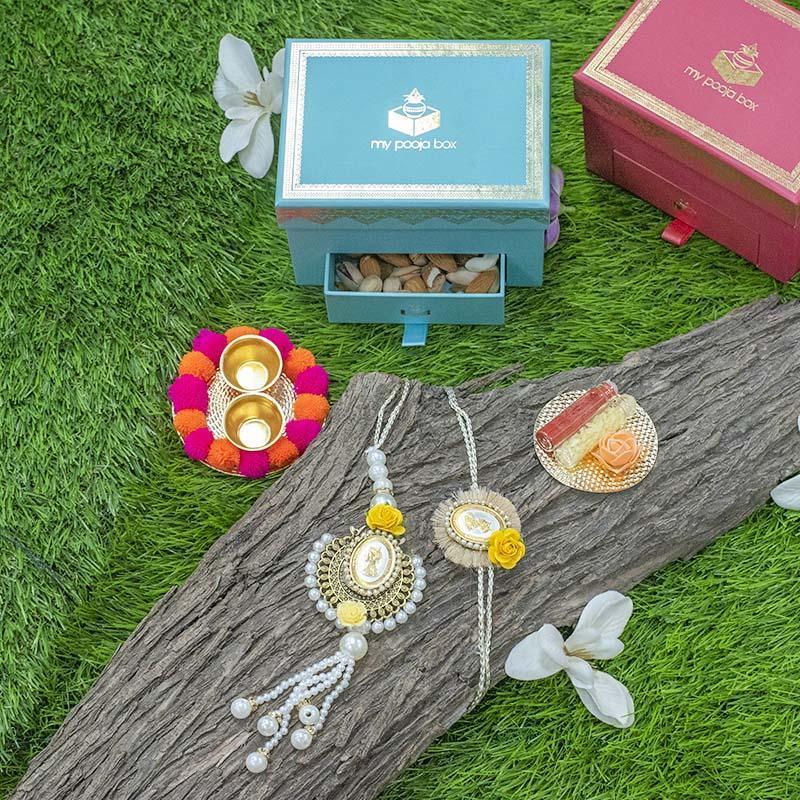 Pretty Petite Box with 5 gms Pearl Bhaiya Bhabhi Rakhi & Chocolates