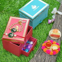 Load image into Gallery viewer, Bejewelled Green Bhaiya Bhabhi Rakhi Box
